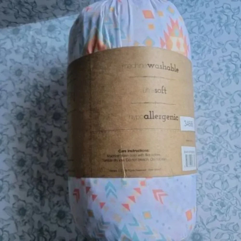NWT Aztec Dreams Pattern 4-Piece Sheet Set | Queen